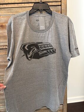 RAM Truck “Hemi is Back” Men’s Gray Short-Sleeve Graphic Tee, NEW w/ Tag